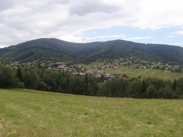 Atrakcje w Sopotni Wielkiej: Odkryj ukryte skarby Beskidów Atrakcje w Sopotni Wielkiej: Odkryj ukryte skarby Beskidów