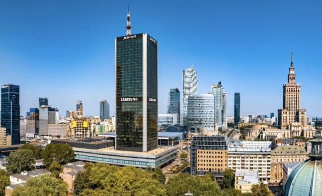 Hotel Marriott Warszawa - kiedy powstał i jak wyglądała jego historia Hotel Marriott Warszawa - kiedy powstał i jak wyglądała jego historia